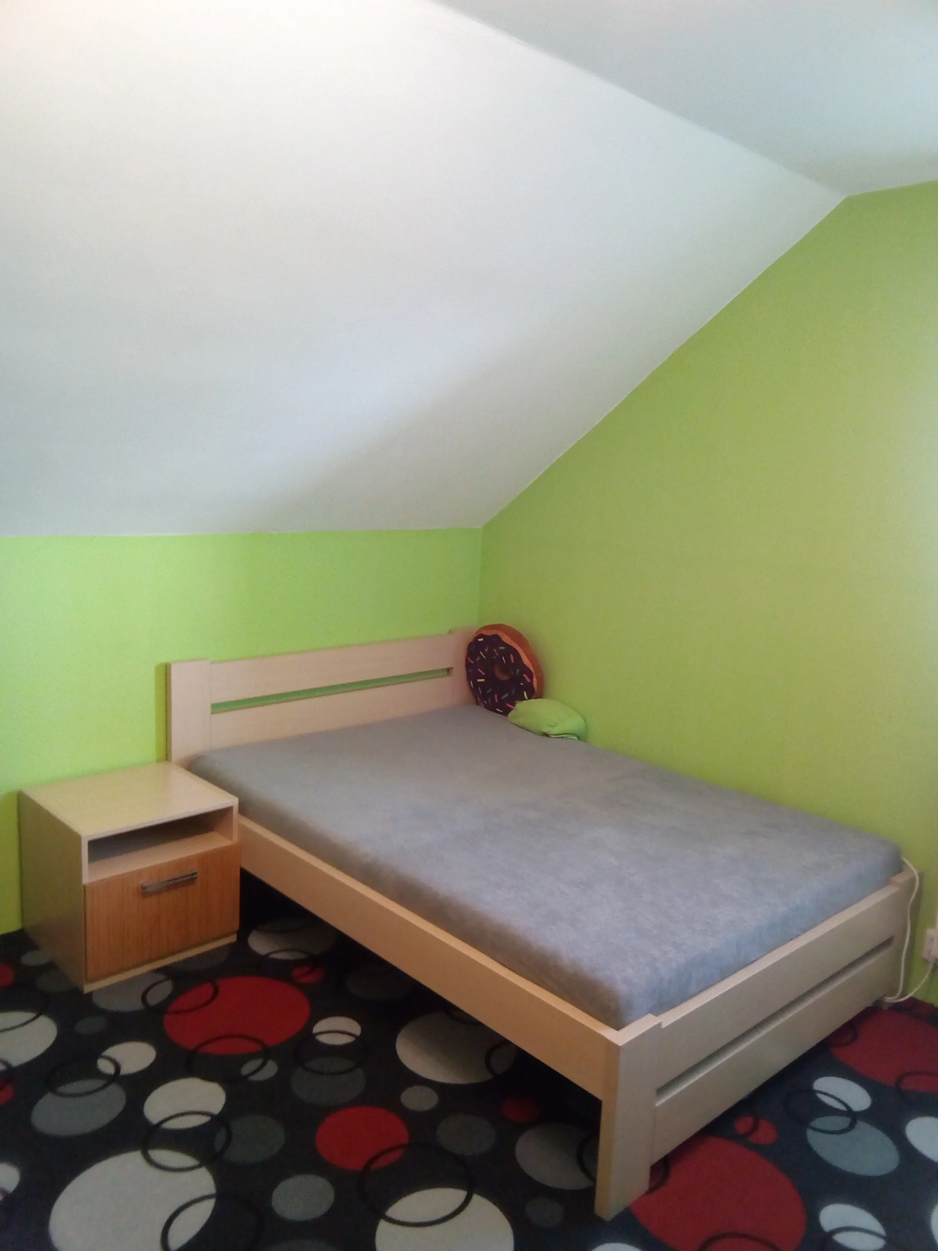 Postel a ložnicový nábytek na míru