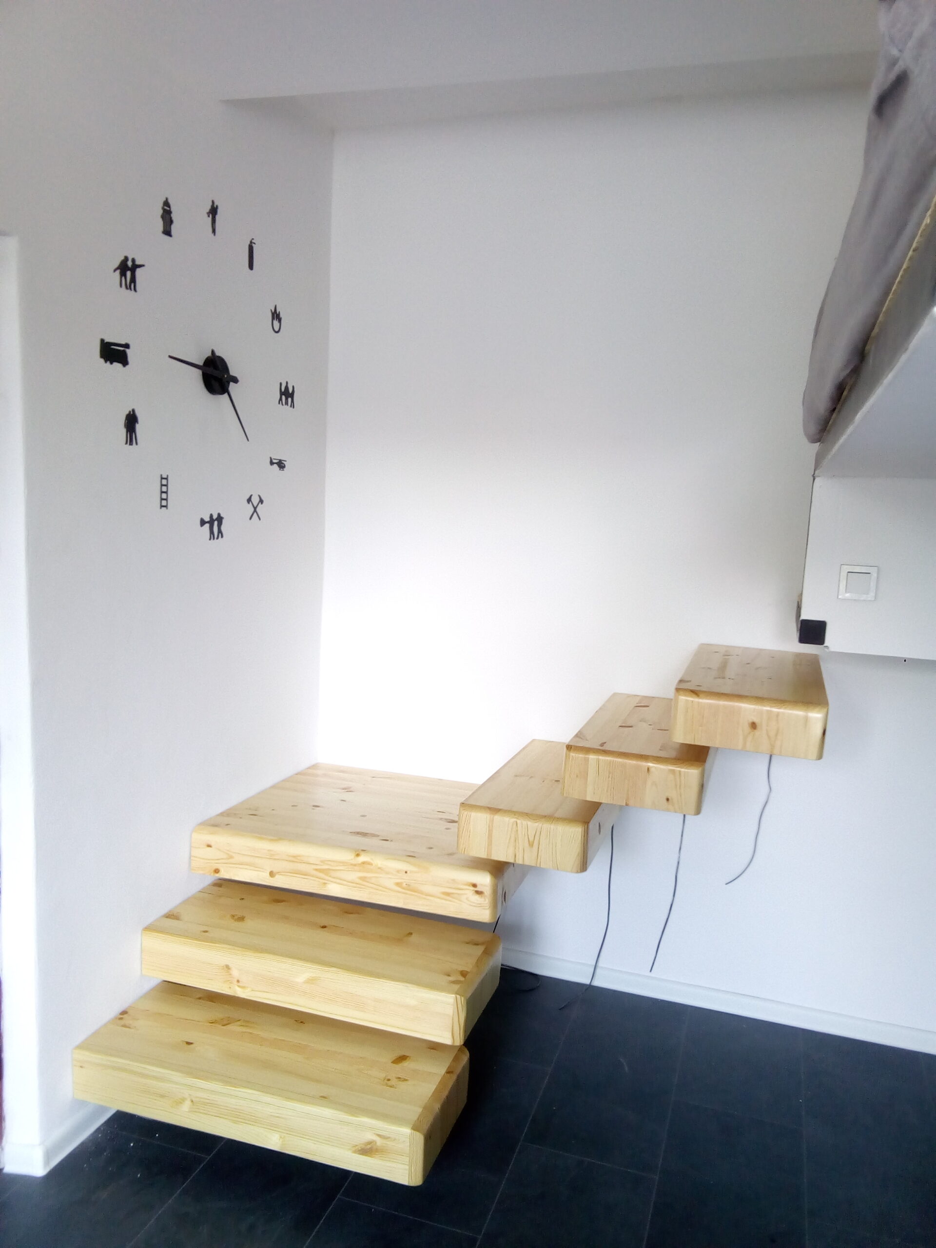 Zakázkový nábytek — realizace