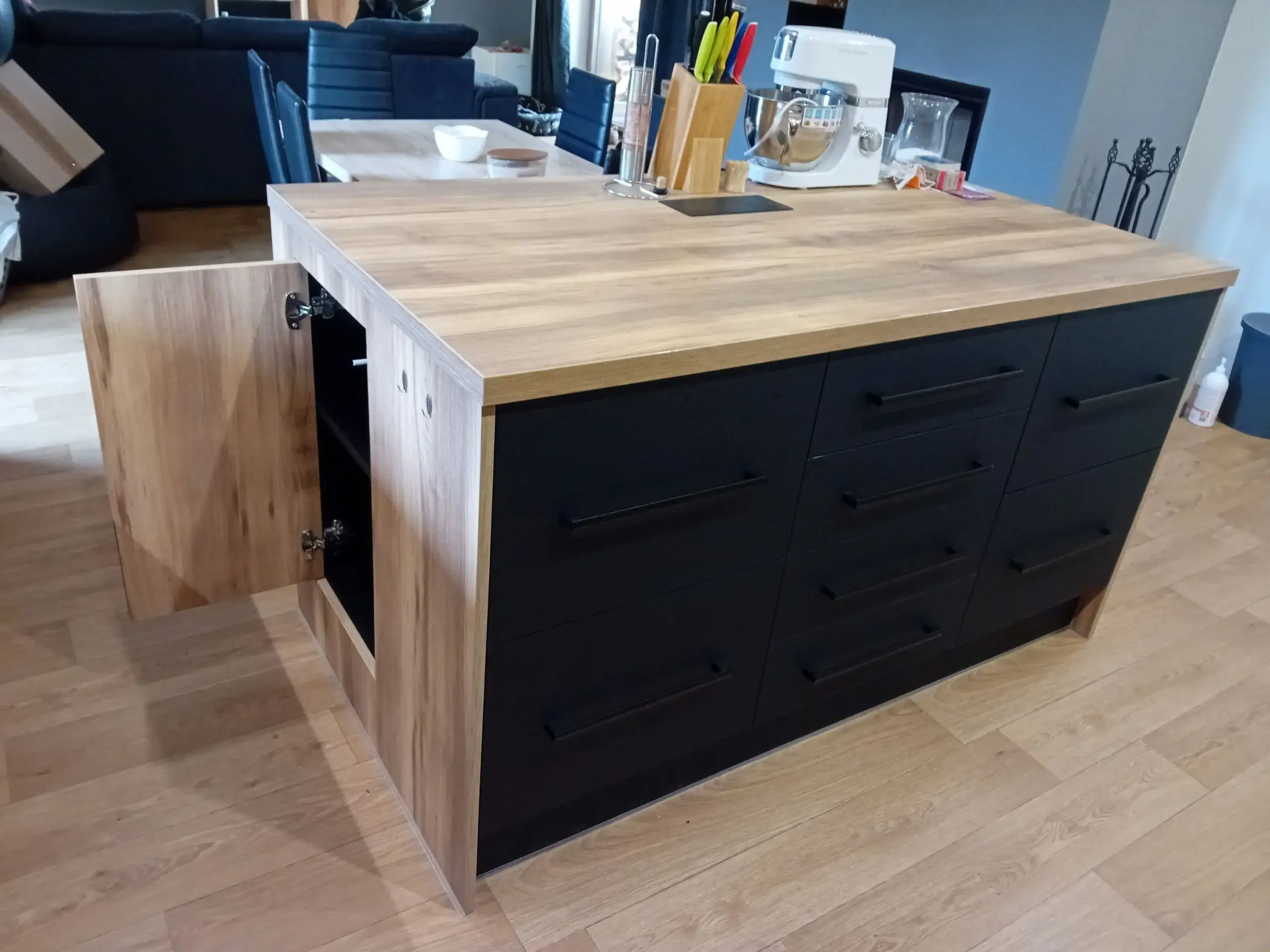 Zakázkový nábytek — kuchyňská linka